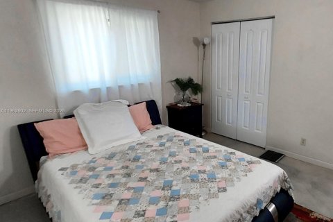 Villa ou maison à louer à Lake Worth, Floride: 2 chambres, 151.43 m2 № 2023789 - photo 27