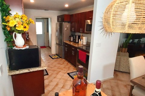 Villa ou maison à louer à Lake Worth, Floride: 2 chambres, 151.43 m2 № 2023789 - photo 15