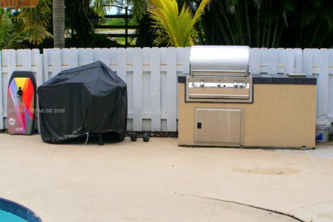Villa ou maison à louer à Lake Worth, Floride: 2 chambres, 151.43 m2 № 2023789 - photo 4