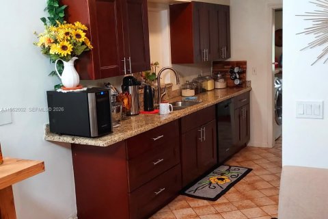 Villa ou maison à louer à Lake Worth, Floride: 2 chambres, 151.43 m2 № 2023789 - photo 18