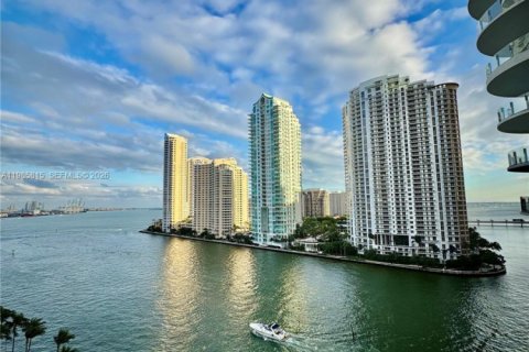 Condo in Miami, Florida, 1 bedroom  № 2047419 - photo 3