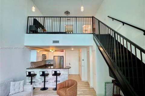 Condo in Miami, Florida, 1 bedroom  № 2047419 - photo 16