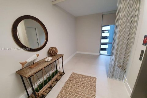Copropriété à louer à North Miami Beach, Floride: 3 chambres, 144.65 m2 № 2242906 - photo 3
