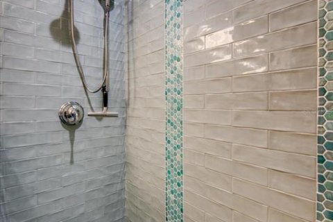 Condo in Indian Shores, Florida, 2 bedrooms  № 1635997 - photo 18