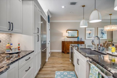 Condo in Indian Shores, Florida, 2 bedrooms  № 1635997 - photo 27