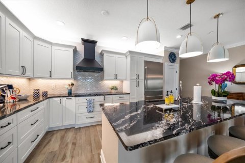 Condo in Indian Shores, Florida, 2 bedrooms  № 1635997 - photo 7