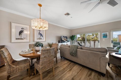 Condo in Indian Shores, Florida, 2 bedrooms  № 1635997 - photo 12