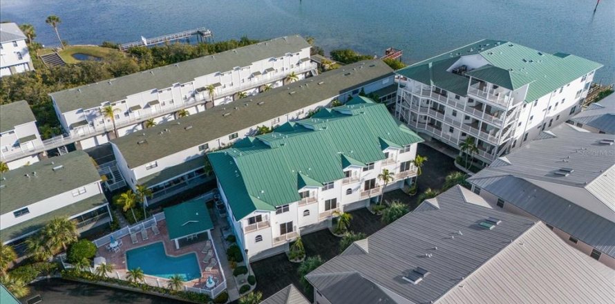 Condo in Indian Shores, Florida, 2 bedrooms  № 1635997