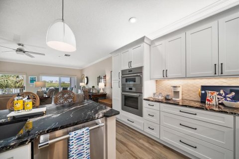 Condo in Indian Shores, Florida, 2 bedrooms  № 1635997 - photo 6