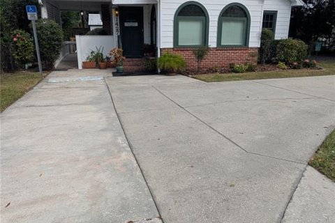 Commercial property in Ocala, Florida 139.26 sq.m. № 2121998
