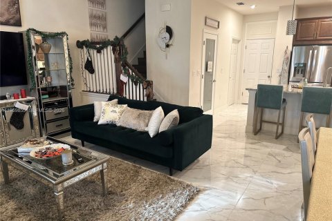 Снять в аренду таунхаус в Киссимми, Флорида 3 спальни, 148.92м2, № 2020326 - фото 20