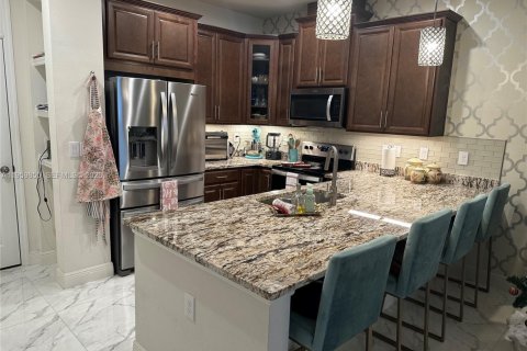 Снять в аренду таунхаус в Киссимми, Флорида 3 спальни, 148.92м2, № 2020326 - фото 29