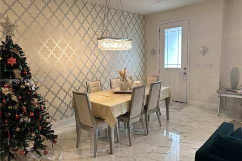 Снять в аренду таунхаус в Киссимми, Флорида 3 спальни, 148.92м2, № 2020326 - фото 18