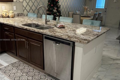 Снять в аренду таунхаус в Киссимми, Флорида 3 спальни, 148.92м2, № 2020326 - фото 30