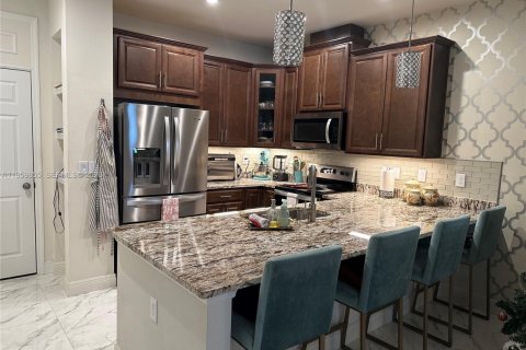 Снять в аренду таунхаус в Киссимми, Флорида 3 спальни, 148.92м2, № 2020326 - фото 27