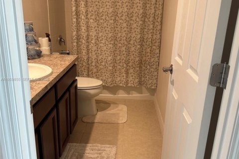 Снять в аренду таунхаус в Киссимми, Флорида 3 спальни, 148.92м2, № 2020326 - фото 9