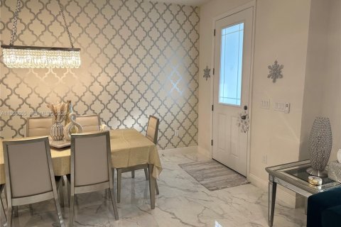 Снять в аренду таунхаус в Киссимми, Флорида 3 спальни, 148.92м2, № 2020326 - фото 22