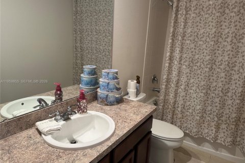 Снять в аренду таунхаус в Киссимми, Флорида 3 спальни, 148.92м2, № 2020326 - фото 10