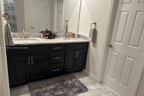 Снять в аренду таунхаус в Киссимми, Флорида 3 спальни, 148.92м2, № 2020326 - фото 14