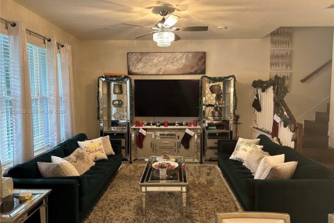 Снять в аренду таунхаус в Киссимми, Флорида 3 спальни, 148.92м2, № 2020326 - фото 23
