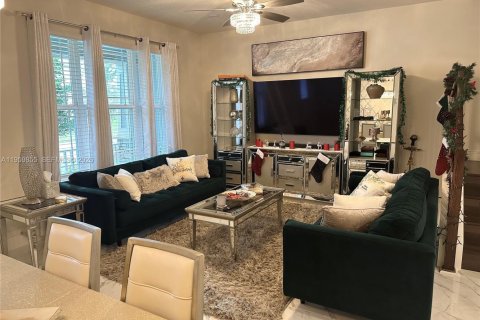 Снять в аренду таунхаус в Киссимми, Флорида 3 спальни, 148.92м2, № 2020326 - фото 24