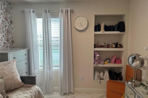 Снять в аренду таунхаус в Киссимми, Флорида 3 спальни, 148.92м2, № 2020326 - фото 7