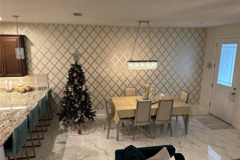 Снять в аренду таунхаус в Киссимми, Флорида 3 спальни, 148.92м2, № 2020326 - фото 26