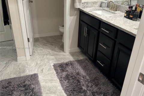 Снять в аренду таунхаус в Киссимми, Флорида 3 спальни, 148.92м2, № 2020326 - фото 11