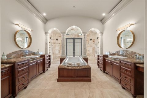 House in Port Charlotte, Florida 5 bedrooms, 602.38 sq.m. № 1433748 - photo 24