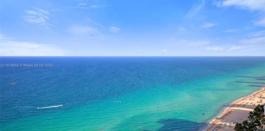 Condo à Hollywood, Floride, 3 chambres  № 2186015