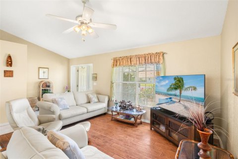 House in Punta Gorda, Florida 3 bedrooms, 142.23 sq.m. № 1723548 - photo 7