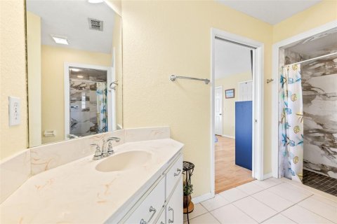 House in Punta Gorda, Florida 3 bedrooms, 142.23 sq.m. № 1723548 - photo 18