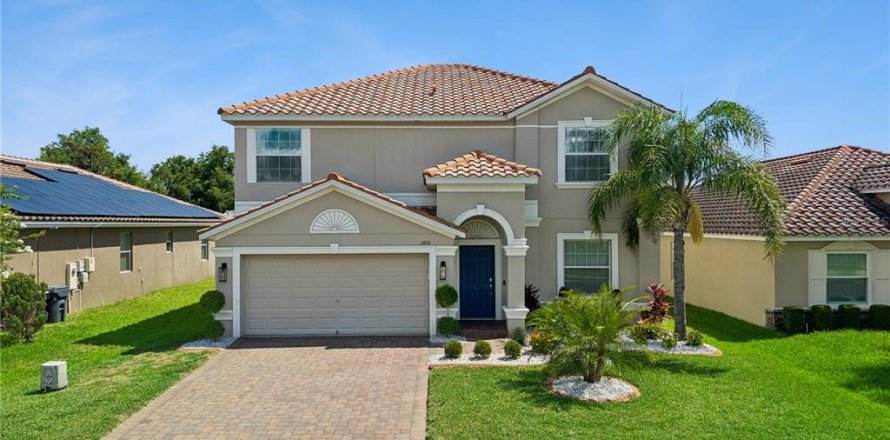 House in Davenport, Florida 4 bedrooms, 226.68 sq.m. № 2202586