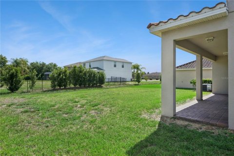 House in Davenport, Florida 4 bedrooms, 226.68 sq.m. № 2202586 - photo 28