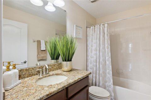 House in Davenport, Florida 4 bedrooms, 226.68 sq.m. № 2202586 - photo 22