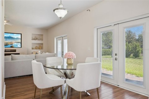 House in Davenport, Florida 4 bedrooms, 226.68 sq.m. № 2202586 - photo 12