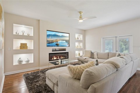 House in Davenport, Florida 4 bedrooms, 226.68 sq.m. № 2202586 - photo 7