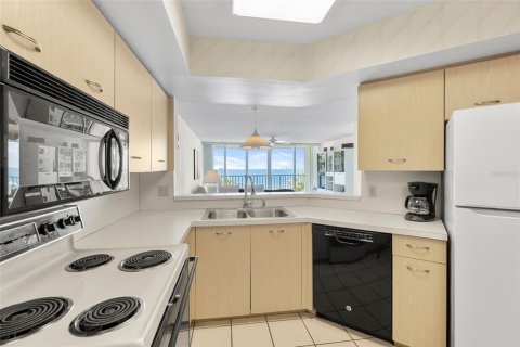 Condo in Saint Petersburg, Florida, 2 bedrooms  № 2284028 - photo 8