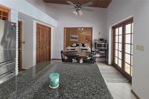 Casa en alquiler en Palmetto Bay, Florida, 5 dormitorios, 338.07 m2 № 1927186 - foto 17