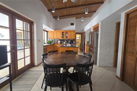 Casa en alquiler en Palmetto Bay, Florida, 5 dormitorios, 338.07 m2 № 1927186 - foto 16