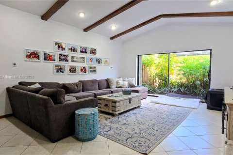 Casa en alquiler en Palmetto Bay, Florida, 5 dormitorios, 338.07 m2 № 1927186 - foto 3