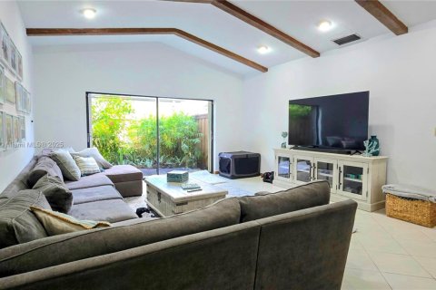 Casa en alquiler en Palmetto Bay, Florida, 5 dormitorios, 338.07 m2 № 1927186 - foto 13