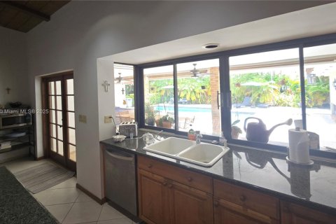 Casa en alquiler en Palmetto Bay, Florida, 5 dormitorios, 338.07 m2 № 1927186 - foto 18