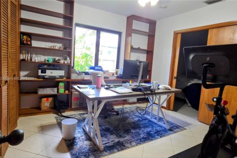 Casa en alquiler en Palmetto Bay, Florida, 5 dormitorios, 338.07 m2 № 1927186 - foto 22