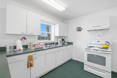 Commercial property in Lakeland, Florida 193.89 sq.m. № 2166316 - photo 9
