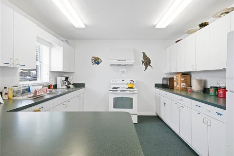 Commercial property in Lakeland, Florida 193.89 sq.m. № 2166316 - photo 8