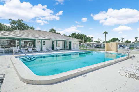 Commercial property in Lakeland, Florida 193.89 sq.m. № 2166316 - photo 14