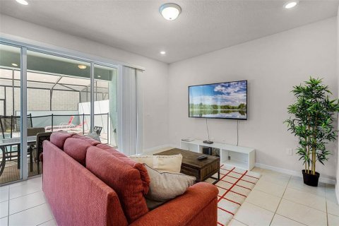 Townhouse in Davenport, Florida 5 bedrooms, 212.1 sq.m. № 1626194 - photo 12
