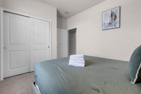 Townhouse in Davenport, Florida 5 bedrooms, 212.1 sq.m. № 1626194 - photo 17