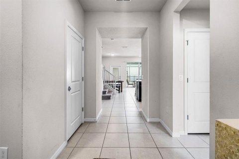 Townhouse in Davenport, Florida 5 bedrooms, 212.1 sq.m. № 1626194 - photo 5